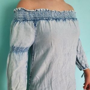 Off the shoulder light blue long-sleeve